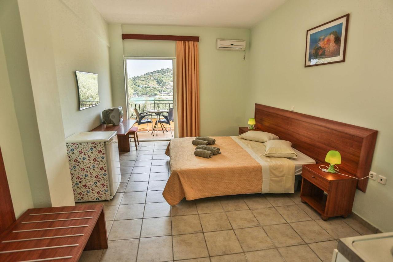 Amfitriti Hotel & Studios Лакка Екстер'єр фото